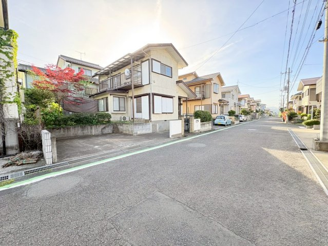 日高市中鹿山　建築条件なし売地　JR川越線『高麗川駅』徒歩18分　【高根小学区】の前面道路含む現地写真