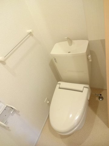 シャンダムールのトイレ|落ち着いたトイレです