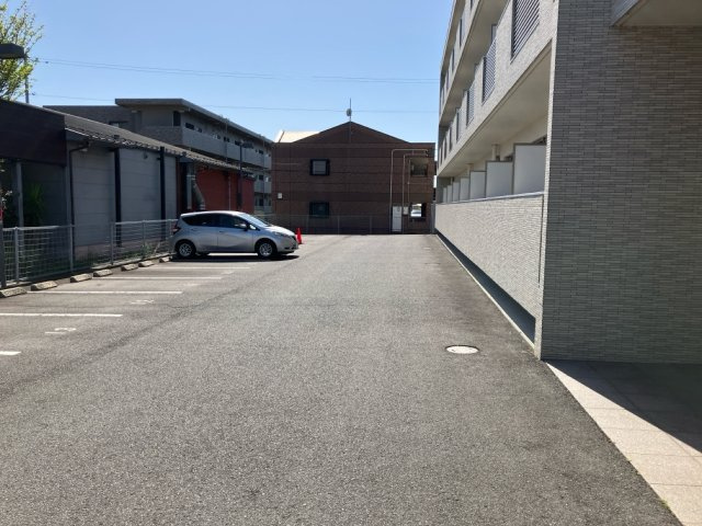 メゾンヴェールいずもの駐車場