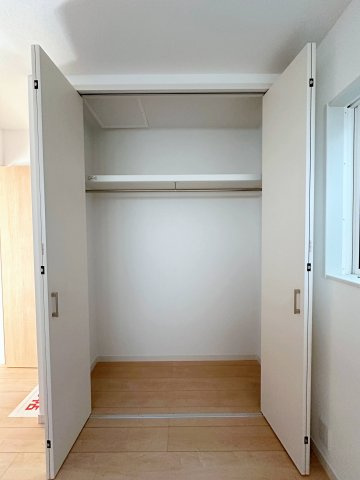 西区庚午中1丁目 No.3の収納|全居室収納☆
5.3帖洋室のクローゼットです♪