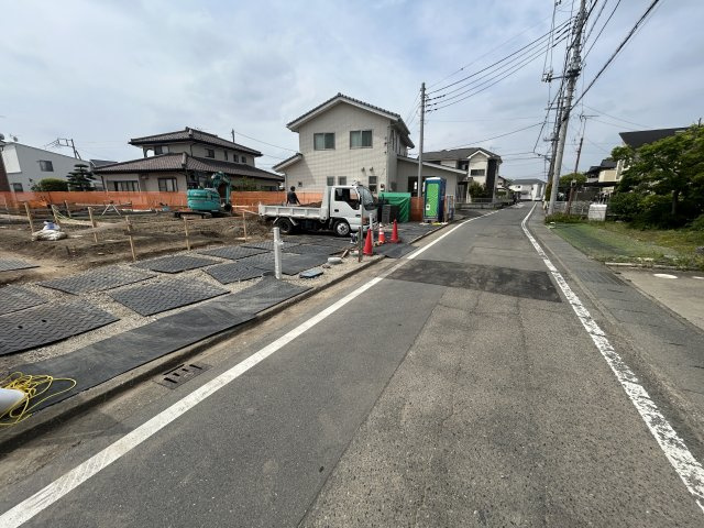 新築　高崎市倉賀野町全2棟　Blooming　Garden　１号棟の前面道路含む現地写真|現地写真　北側接道幅員約5ｍ