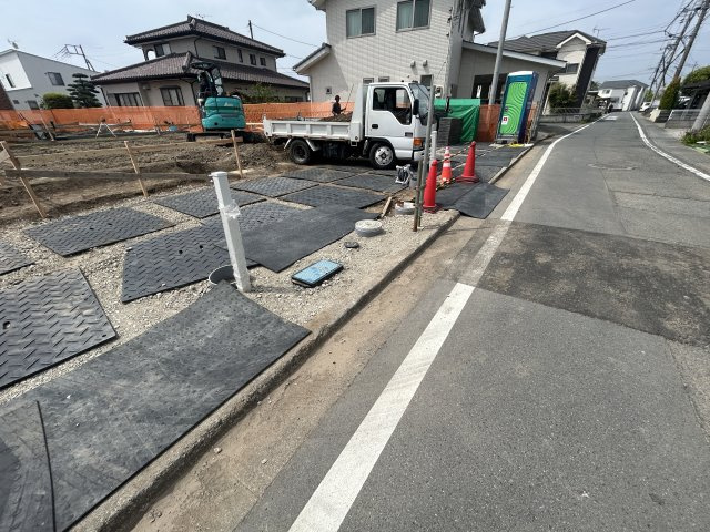 新築　高崎市倉賀野町全2棟　Blooming　Garden　１号棟の駐車場|現地写真　駐車スペースは並列3台分可能です！
