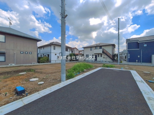 練馬区大泉学園町6丁目　新規開発分譲地　土地30坪～35坪　8家族様限定の前面道路含む現地写真