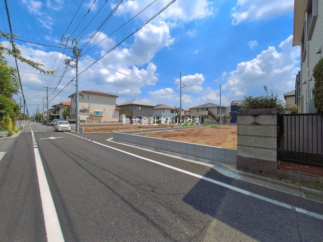 練馬区大泉学園町6丁目　新規開発分譲地　土地30坪～35坪　8家族様限定の前面道路含む現地写真