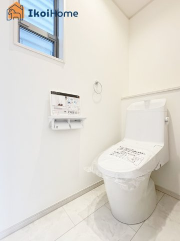 神戸市西区持子２丁目　新築戸建　のトイレ|【ホームページに現地動画掲載中】●年中無休：当日予約可●ウォシュレット・暖房便座脱臭機能付きトイレ