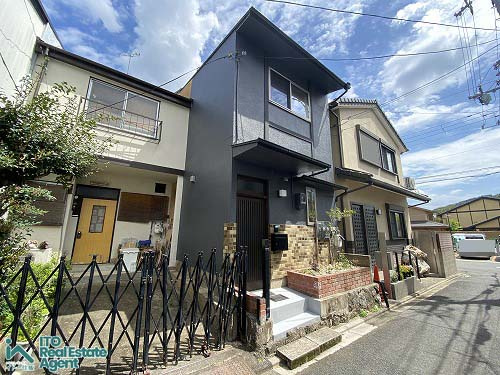 岡崎天王町 中古テラスの外観