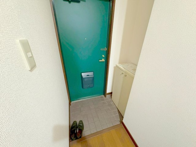 ヴィエント信和の玄関