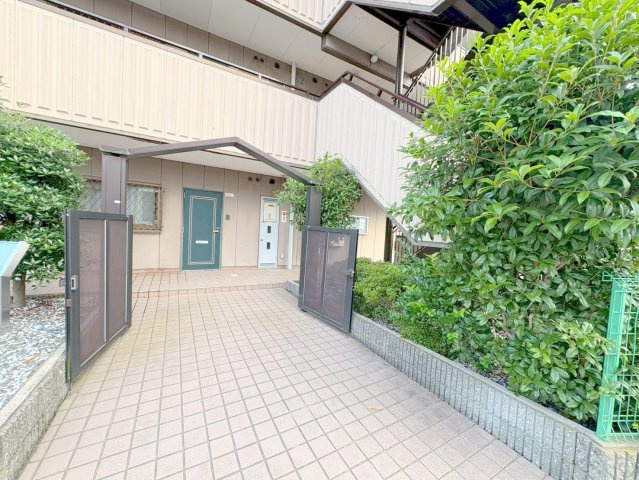 ヴィエント信和のエントランス