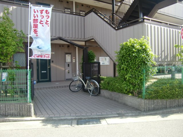 ヴィエント信和のエントランス