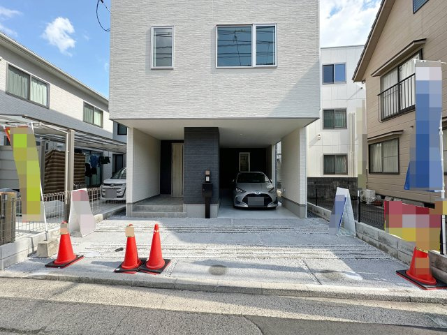 西区古江新町の駐車場|車は2台駐車可能☆
広々とした駐車スペースは来客時なども安心なので気軽に家族や友人を招くことができます♪