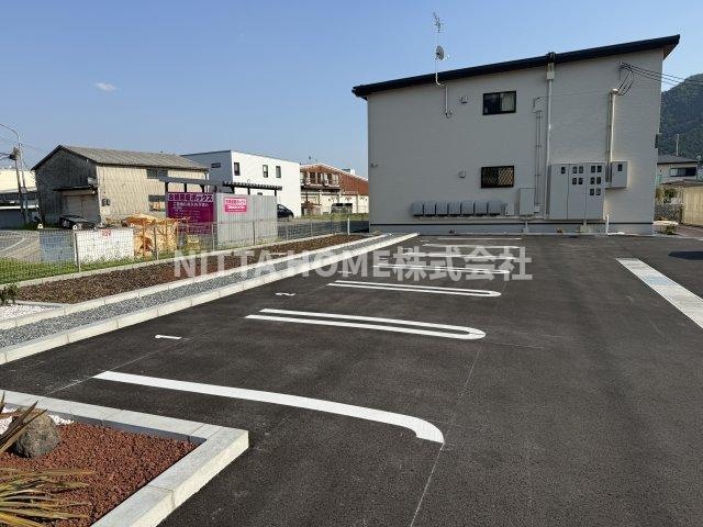 グラース・カーサの駐車場|敷地内駐車場に空きがあります◆