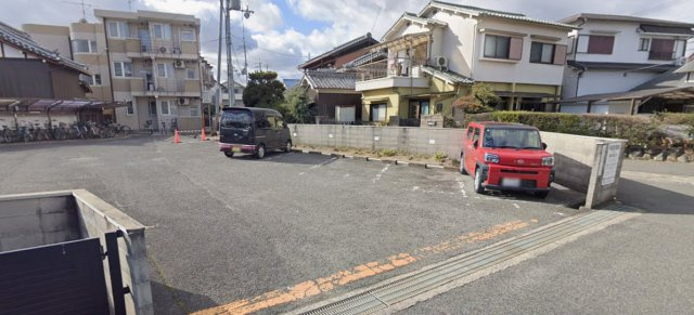 東白マンションの駐車場