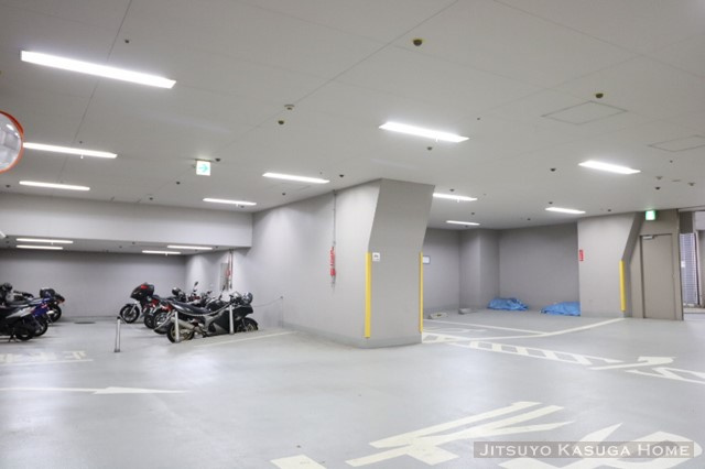 【駐車場】