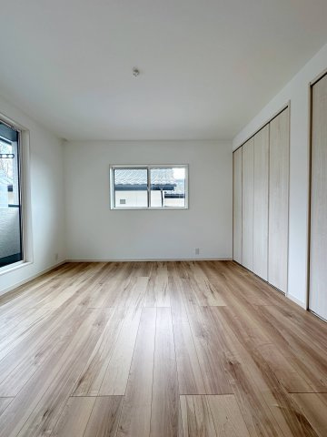 西区己斐東2丁目の洋室|広々とした8帖の主寝室☆