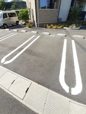 【駐車場】 | プレステージ花ずいＨ | 駐車場完備です