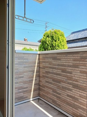 【バルコニー】 | ルース | 外からの目が気にならないバルコニーで洗濯物が干せます