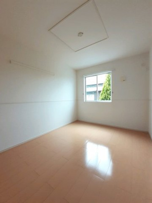 【内装】 | ルース | 内装は落ち着いています