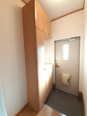 【玄関】 | ジュラーレⅠ | 収納もある玄関です
