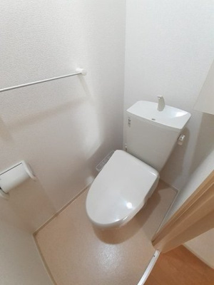 【トイレ】 | Ｎｅｗアラモード・メゾンⅡ | 清潔感のあるトイレです