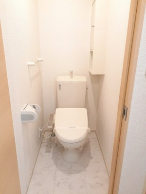 【トイレ】 | ハーモニー・ガーデンⅠ | シンプルで使いやすいトイレです