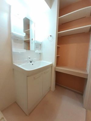 【洗面所】 | ピースフル平島 | コンパクトで使いやすい洗面所