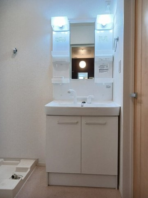 【洗面所】 | エルヴィータ・ウーノ | スペースが確保できる洗面所です