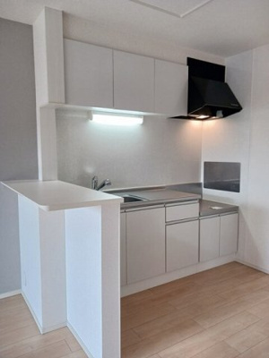 【キッチン】 | エルヴィータ・ウーノ | コンパクトなキッチンで掃除もラクラク