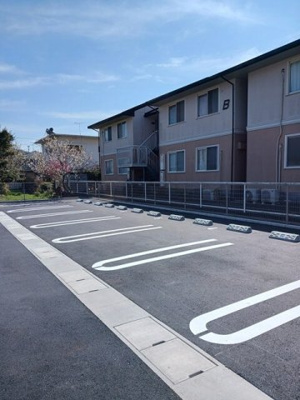 【駐車場】 | ジェントリー | 車をお持ちの方に嬉しい駐車場付きの物件です