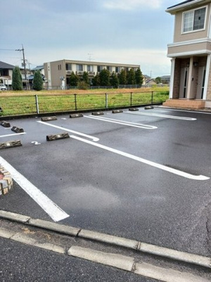 【駐車場】 | スカイハイツＡ | 駐車場に車を止められます