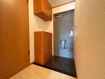 【玄関】 | Ｖｉｖａｔ中野 | 玄関