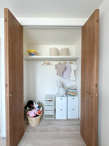 西区山田新町1丁目の収納|全居室収納☆
6.8帖洋室のクローゼットです♪