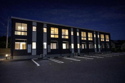 【外観】 | ウィステリアⅢ | 外観写真（夜）