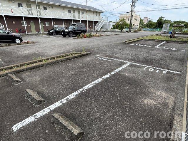 ベルルーム　Ａの駐車場