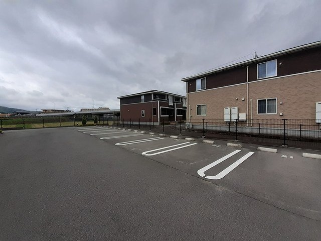 【駐車場】 | メビウス伊万里Ｃ