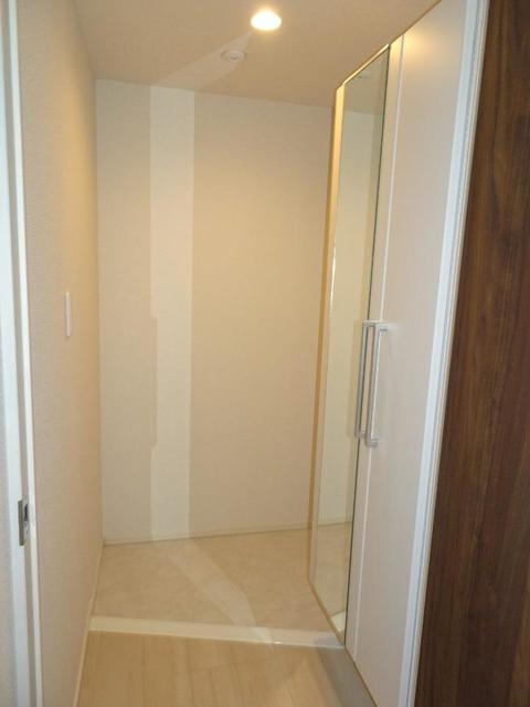 プレシャスワン錦糸町の玄関