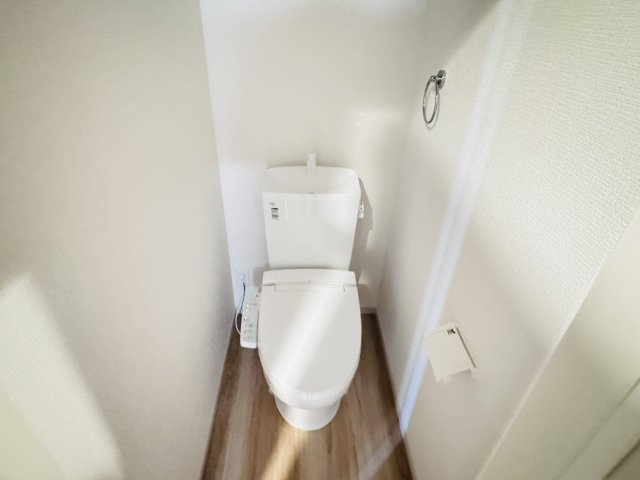 市川市中国分５丁目新築戸建（中国分８期）のトイレ|温水洗浄暖房便座つきトイレ