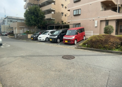 【駐輪場】 | メゾン橋本 | マンションの駐輪場は、事前に空きがあるか確認を取ると安心です。せっかく入居したのに駐輪スペースがない！なんてことになったら大変ですよね。そこで、内見時や購入前にはまず事前に確認しておくと良いでしょう。