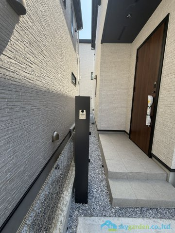 秦野市堀山下第2　新築戸建　全4棟1号棟の玄関