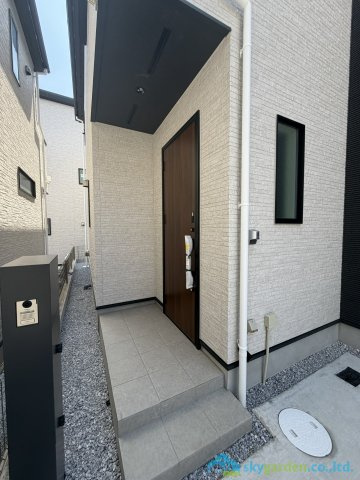 秦野市堀山下第2　新築戸建　全4棟1号棟の玄関