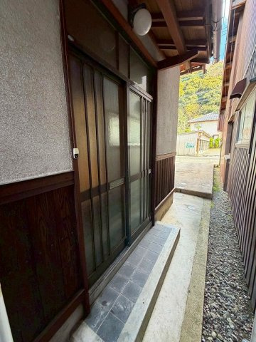 ■☐祇園町戸建貸家☐■の玄関|引違の玄関になります。
