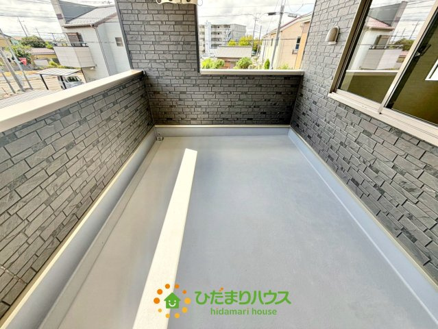 幸手市中第11　新築一戸建て　02　クレイドルガーデンのバルコニー