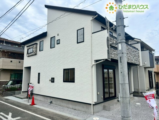 熊谷市赤城町1丁目　新築一戸建て　ブルーミングガーデン　01の外観|南側から光がたっぷり差し込む外観!バルコニーも南向きで、お洗濯物がよく乾きそうです。明るいお家は、住む人の心も明るくしてくれそうですね♪