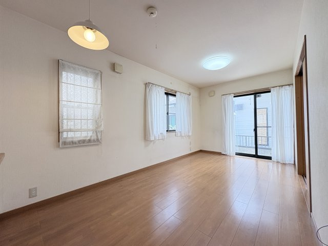 【居間・リビング】 | 熊谷市上之　中古戸建