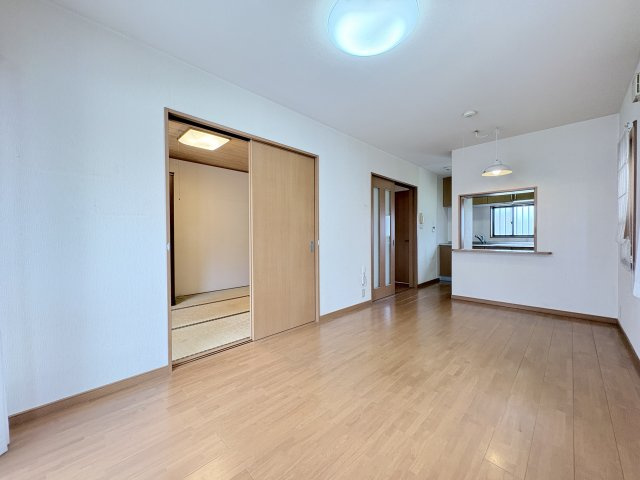 【居間・リビング】 | 熊谷市上之　中古戸建