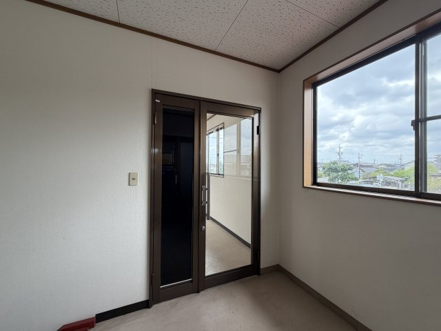 小池ビルの玄関