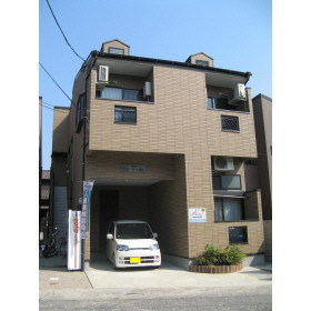 福岡市博多区堅粕３丁目のアパートの外観
