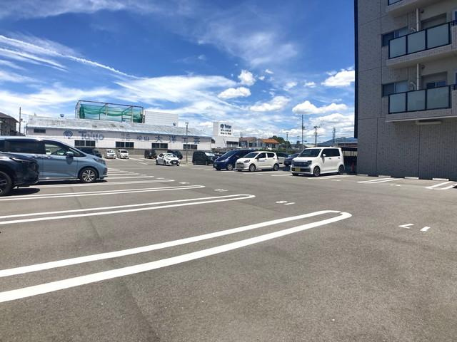 全区画、平面駐車場です！環状線・56号線すぐそばで広範囲へのアクセスも便利な立地です♪