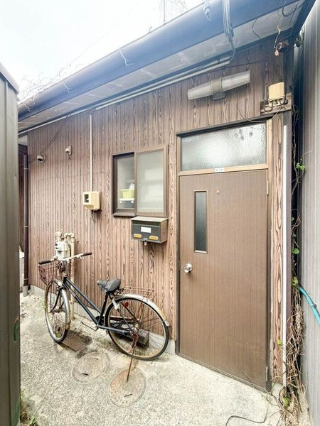 道徳新町4丁目貸家のエントランス