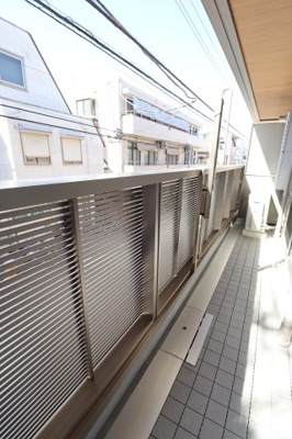 【バルコニー】 | Ｌｕｃｅ | 開放的で明るい空間を演出してくれるバルコニーです
