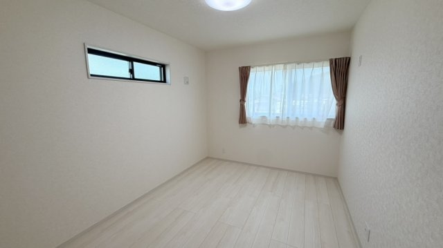 【洋室】 | 秦野市東田原　全10棟　新築住宅